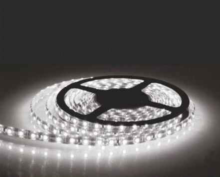 12 Volt 3 Çipli 5050 Dış Mekan IP65 Beyaz Şerit Led M/60 Led 5 Metre