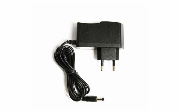 12 Volt 1 Amper Adaptör